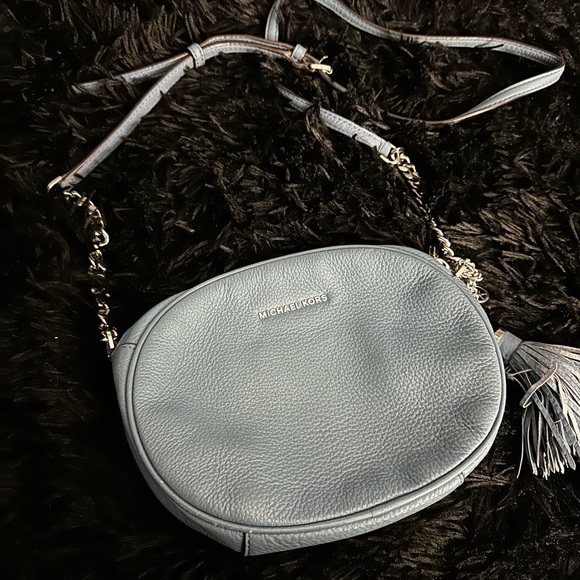 Micheal Kors Blue Leather Purse - Picture 3 of 12